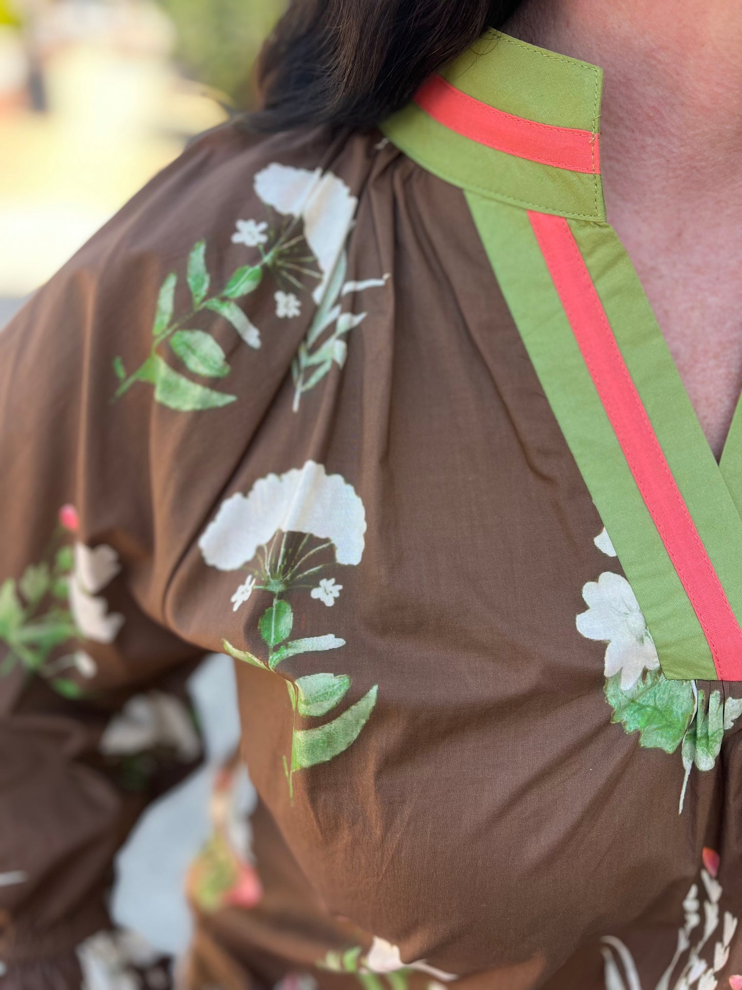 Umgee Floral Contrast Trim Blouse – Copyright Print