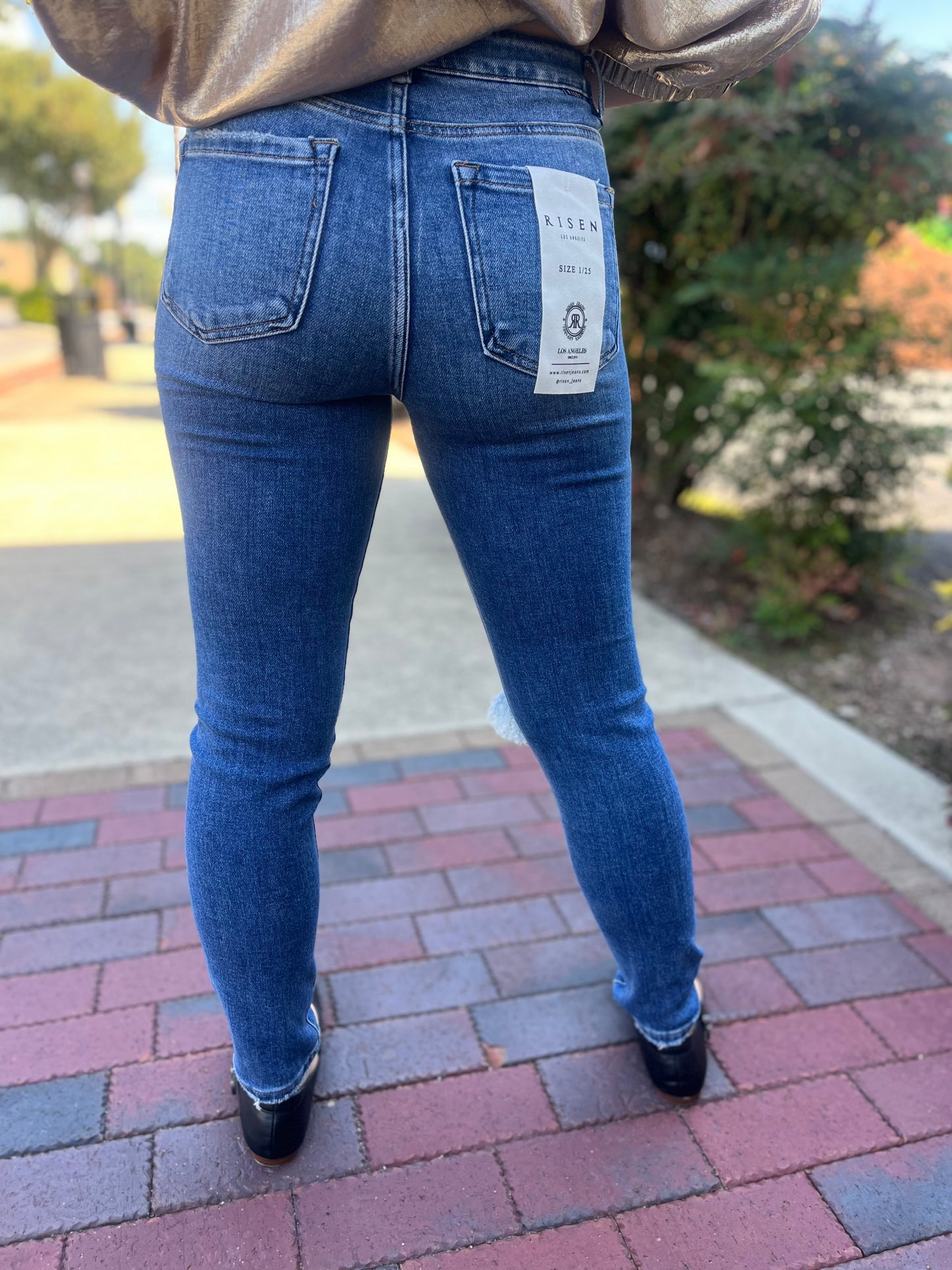 Risen HR Dark Ankle Distressed Skinny Jean