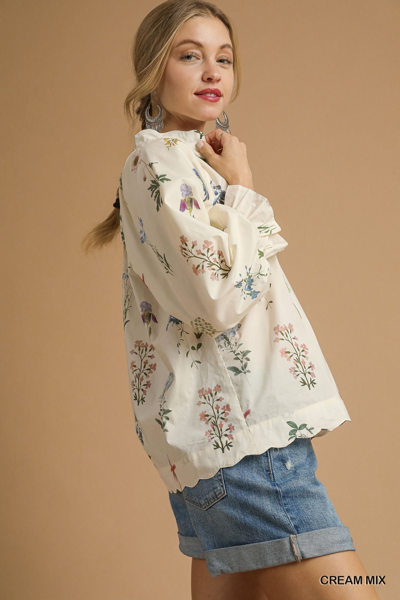 Umgee Floral Ruffle Neck Blouse with Balloon Sleeves – Cream Mix