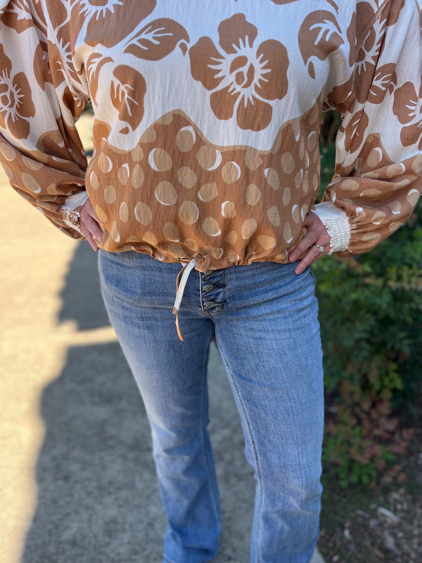 Umgee Latte Mix Floral Balloon Sleeve Top – Adjustable Drawstring Hem Blouse