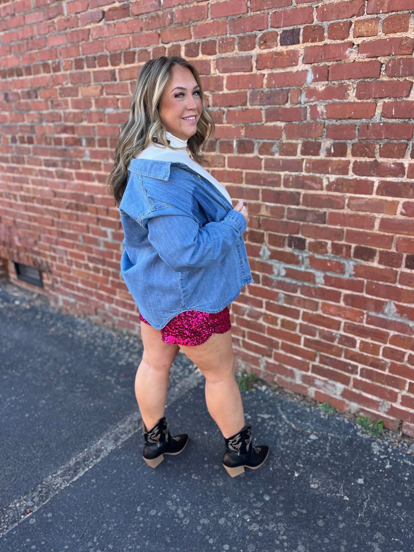 Fuchsia Sequin High-Waisted Pull On Short Entro