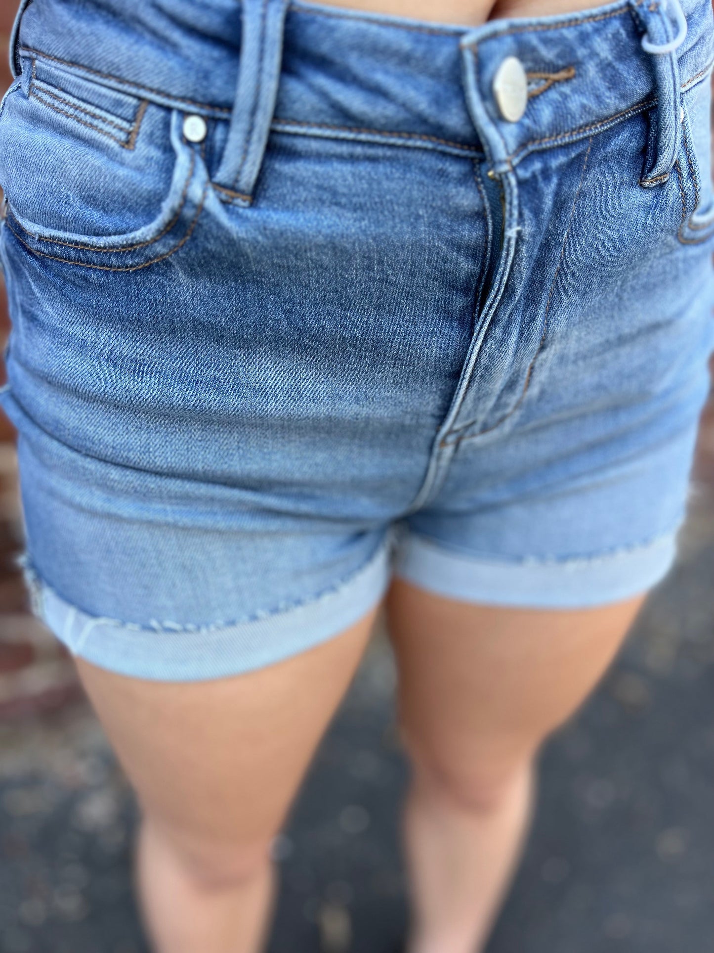 Risen HR Medium Wash Turn Up Cuffed Short Risen