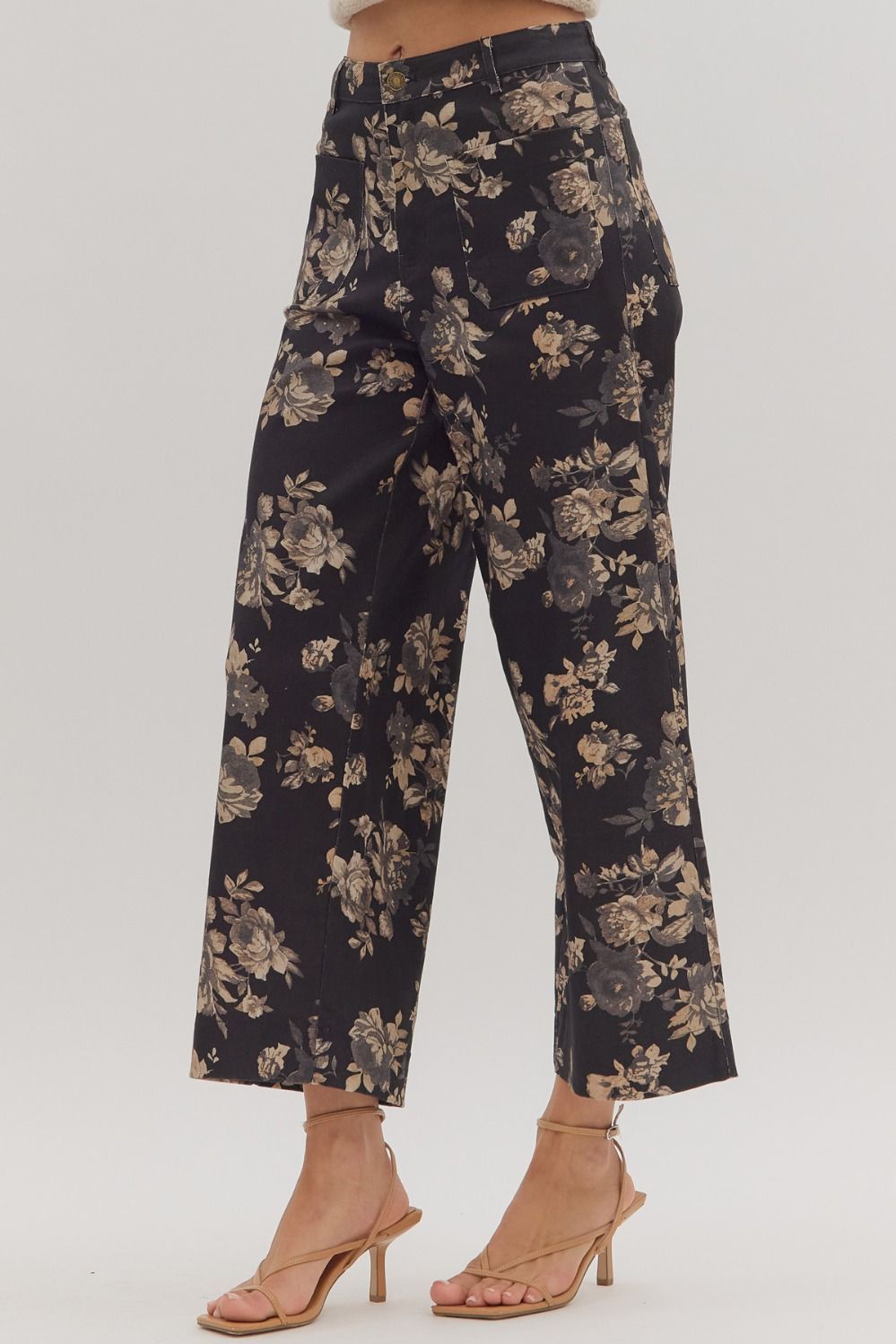 Entro Floral Print MR Ankle Pants with Patch Pockets – Black Mix
