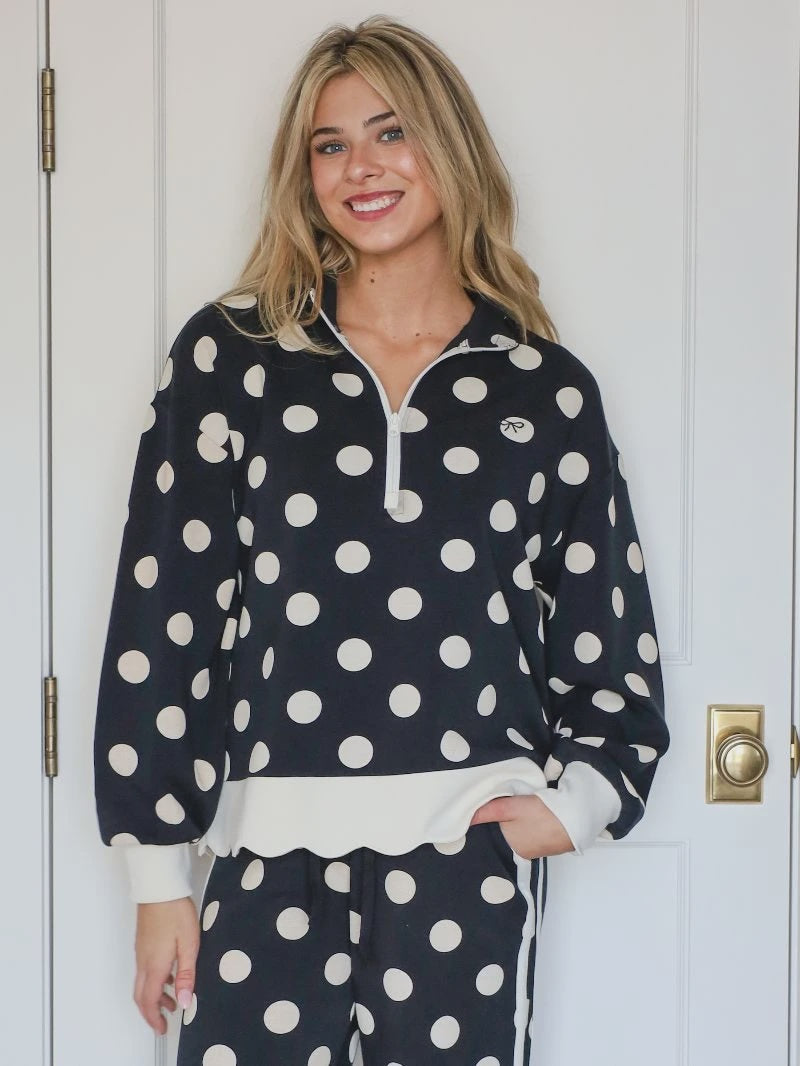 SS Black Polka Dot Scallop Plunge Pullover Top