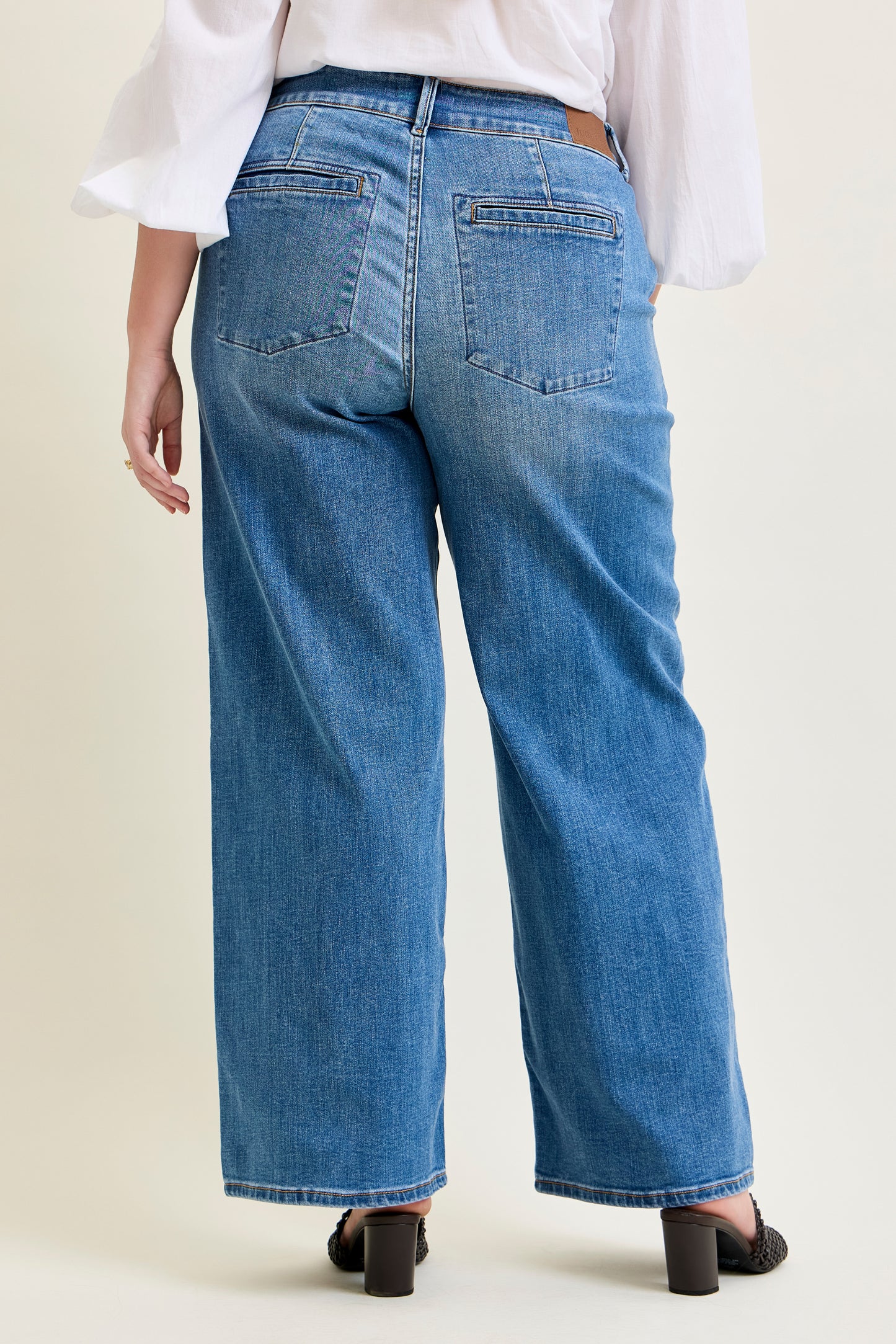 PLUS Judy Blue High Rise Straight Med Wash Trouser Jean - Short Inseam
