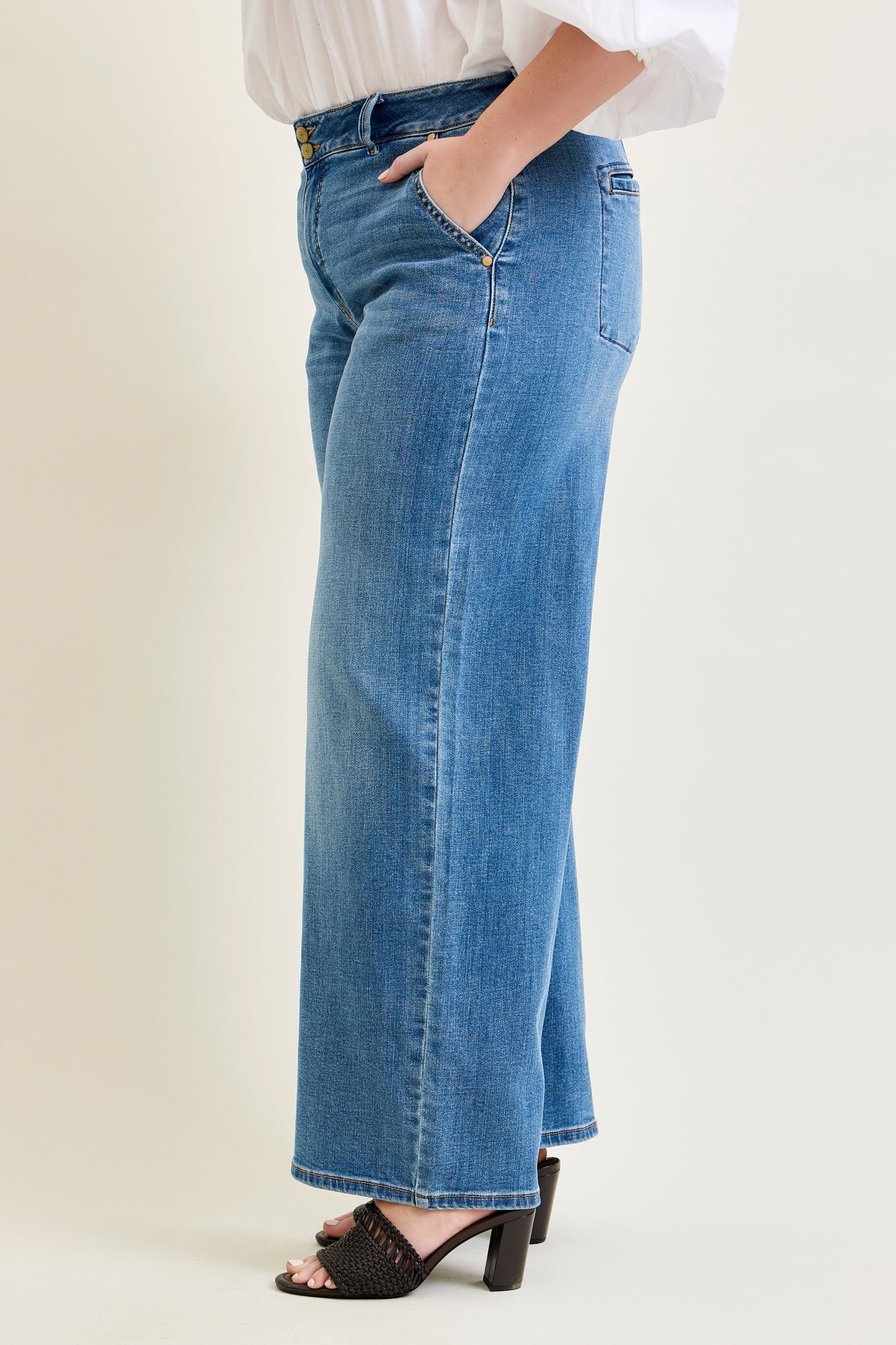 PLUS Judy Blue High Rise Straight Med Wash Trouser Jean - Short Inseam