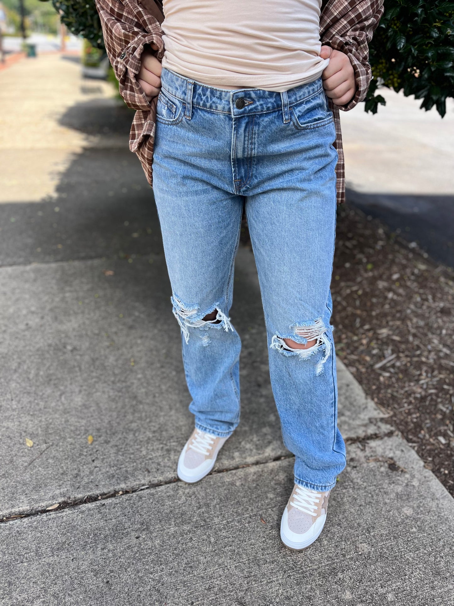 High Rise Boyfriend Jean with Knee Slit - Medium