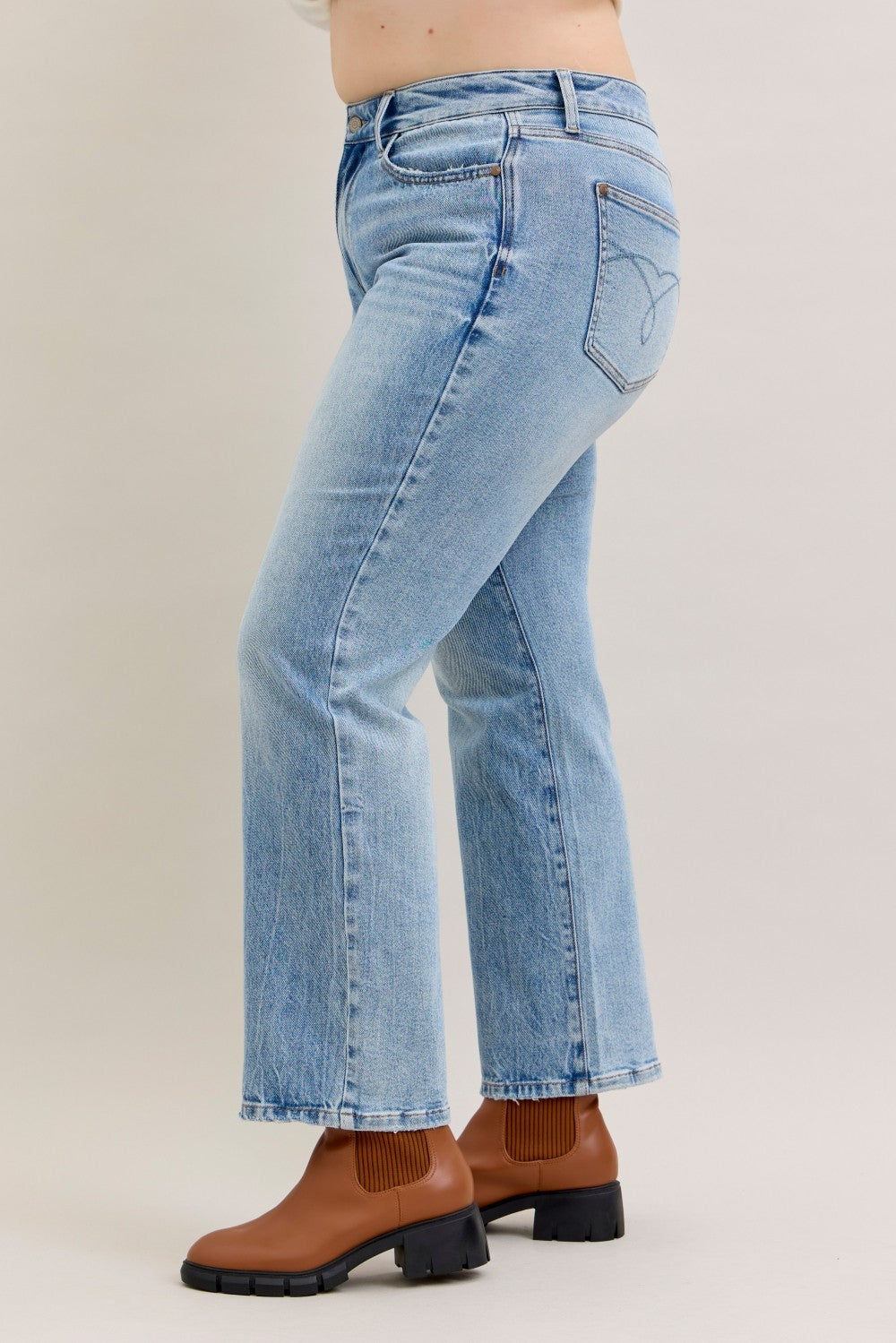 PLUS Judy Blue Rigid Magic Mid-Rise Petite Straight Leg Jeans