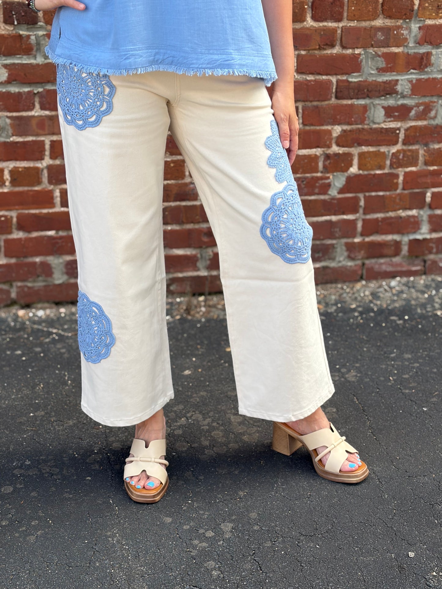 Entro Cream Wide-Leg Pants with Blue Floral Lace Appliqué