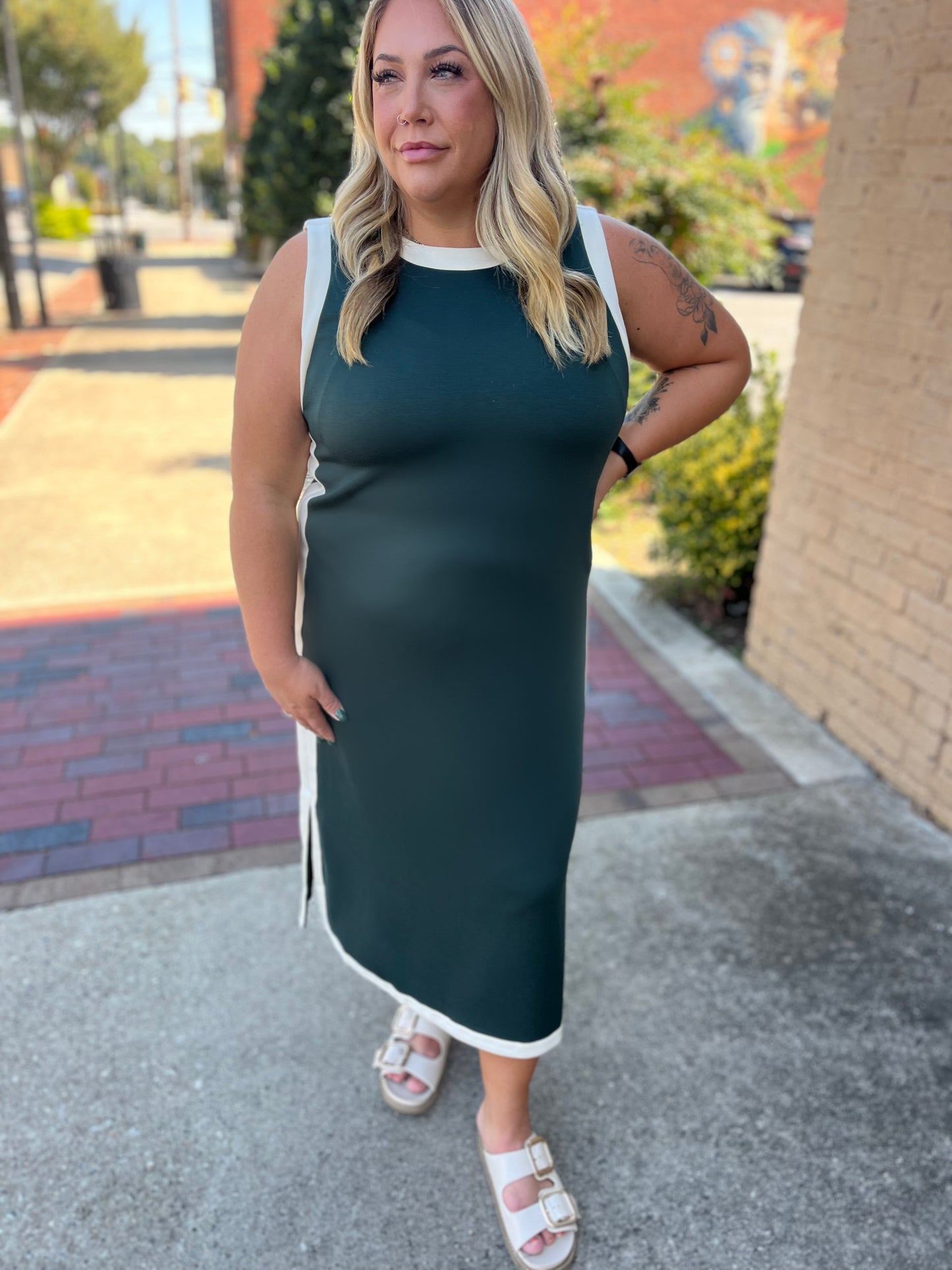 Entro Forest Contrast Trim Sleeveless Midi Dress