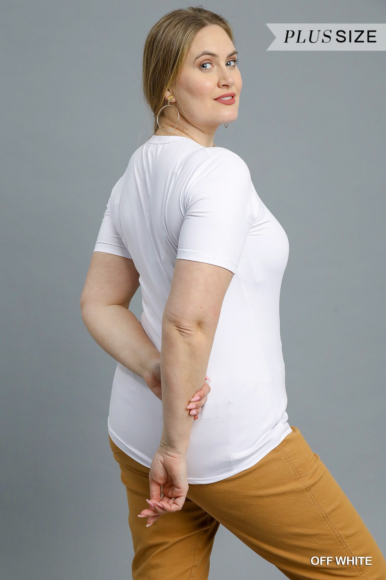 PLUS Umgee Second-Skin Crew Neck Tee – Off White