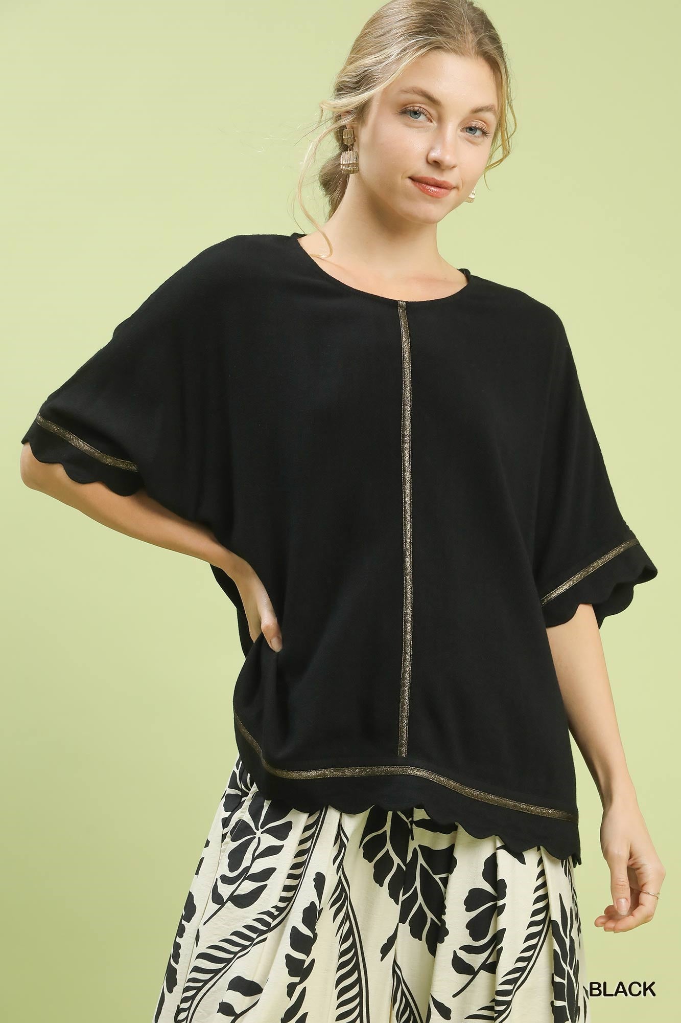 Umgee Linen Blend Scallop Trim Top - Black