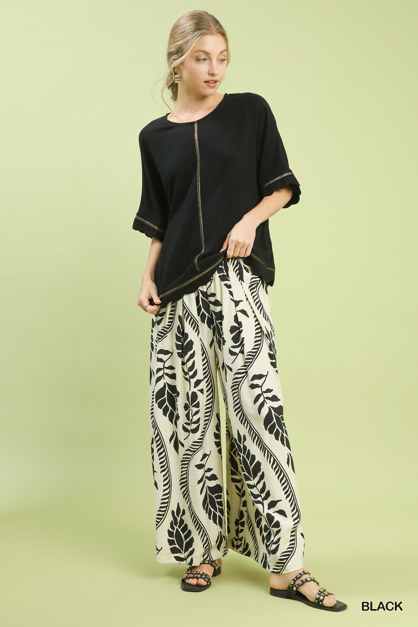 Umgee Linen Blend Scallop Trim Top - Black