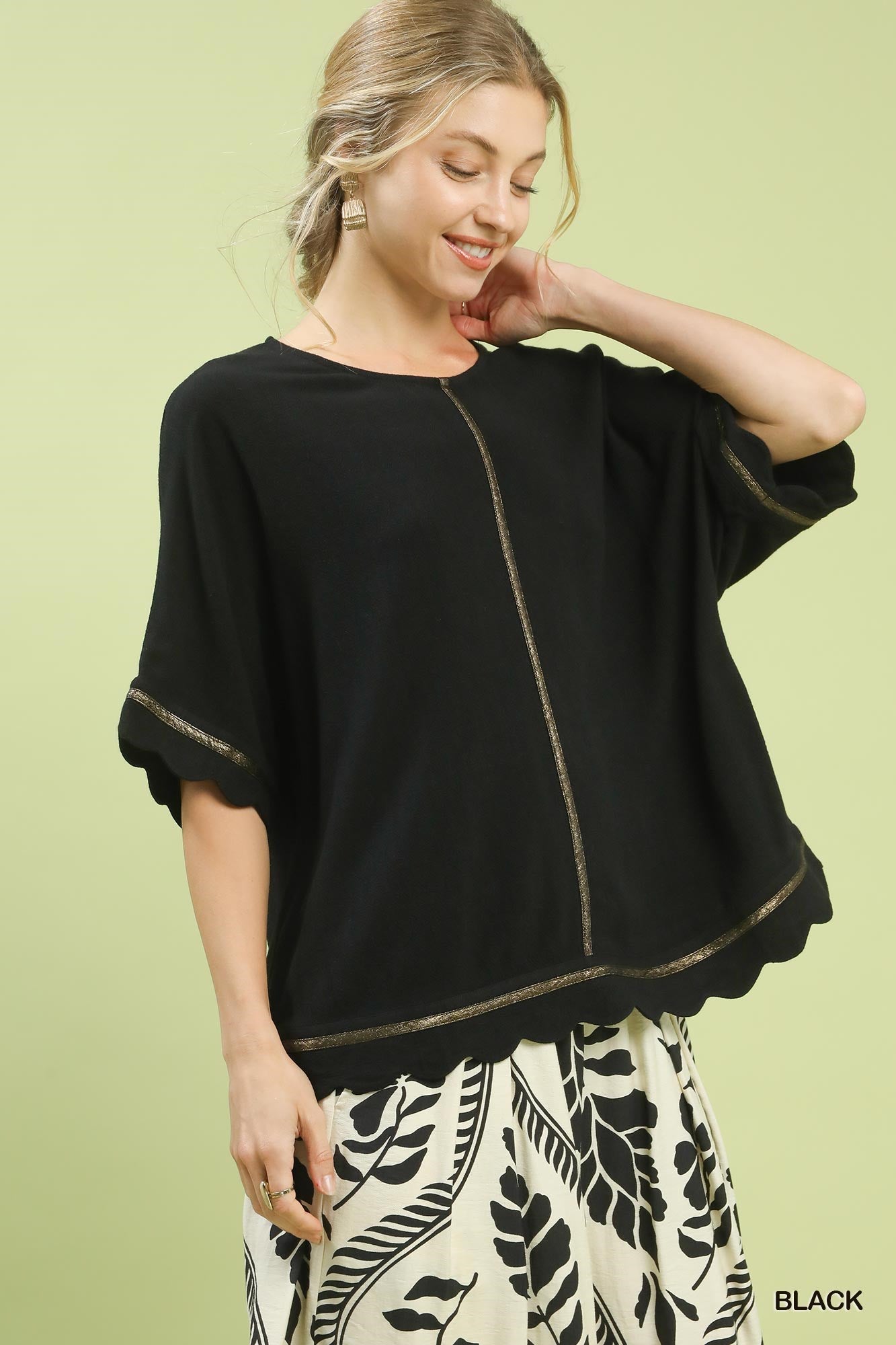 Umgee Linen Blend Scallop Trim Top - Black