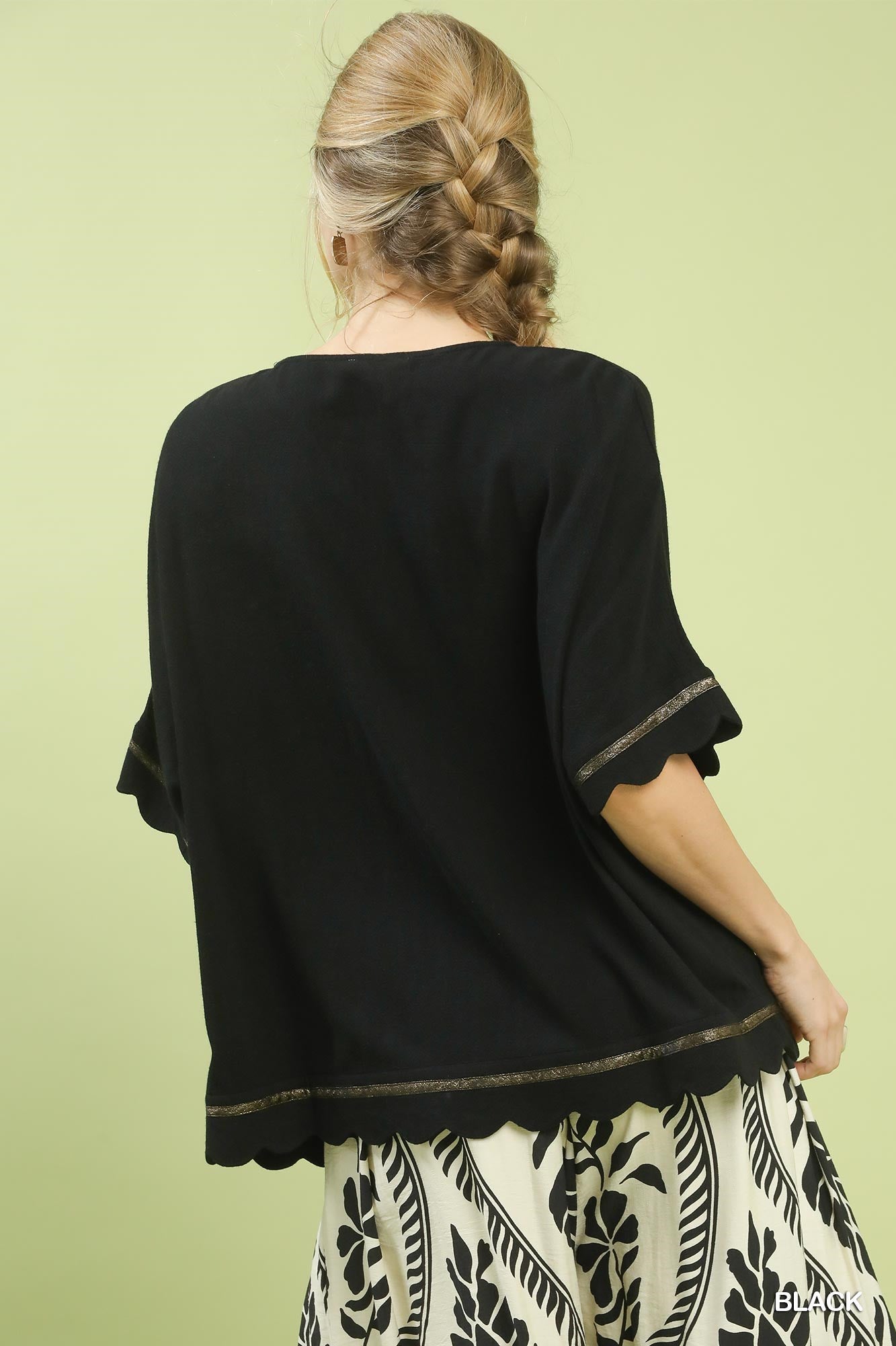 Umgee Linen Blend Scallop Trim Top - Black