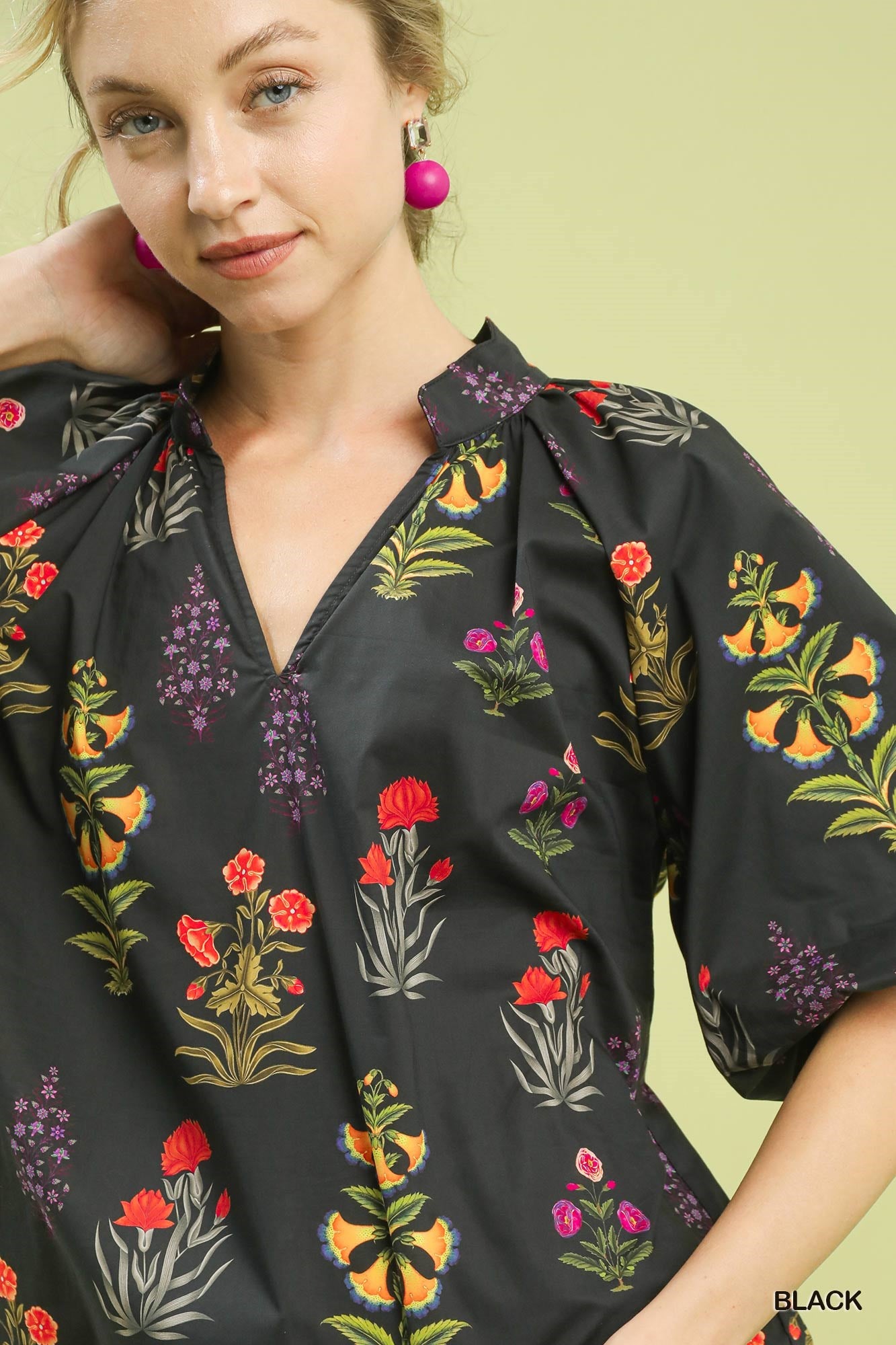 Umgee Multicolor Floral Scallop Hem Top - Black