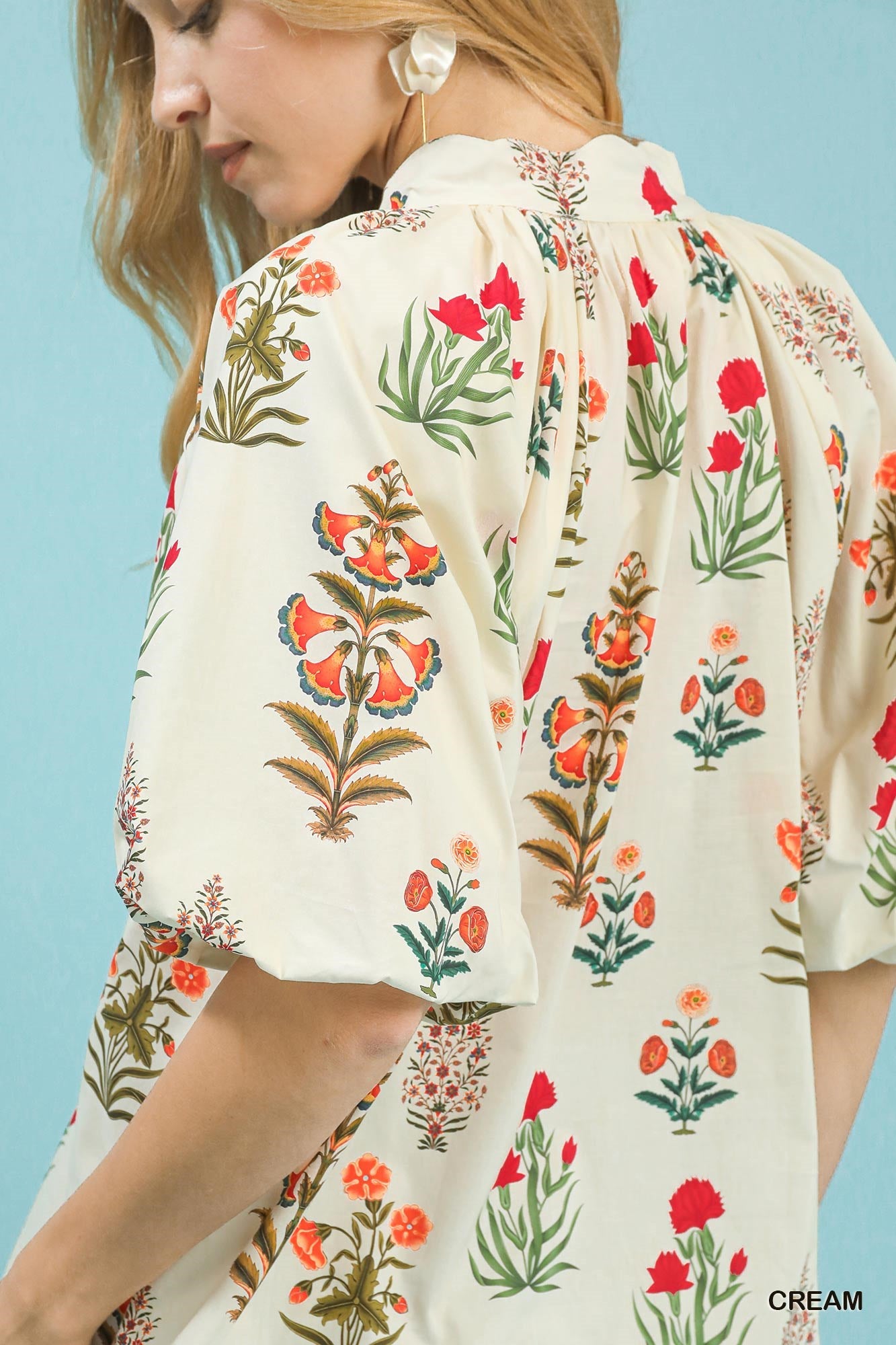 Umgee Multicolor Floral Scallop Hem Top - Cream
