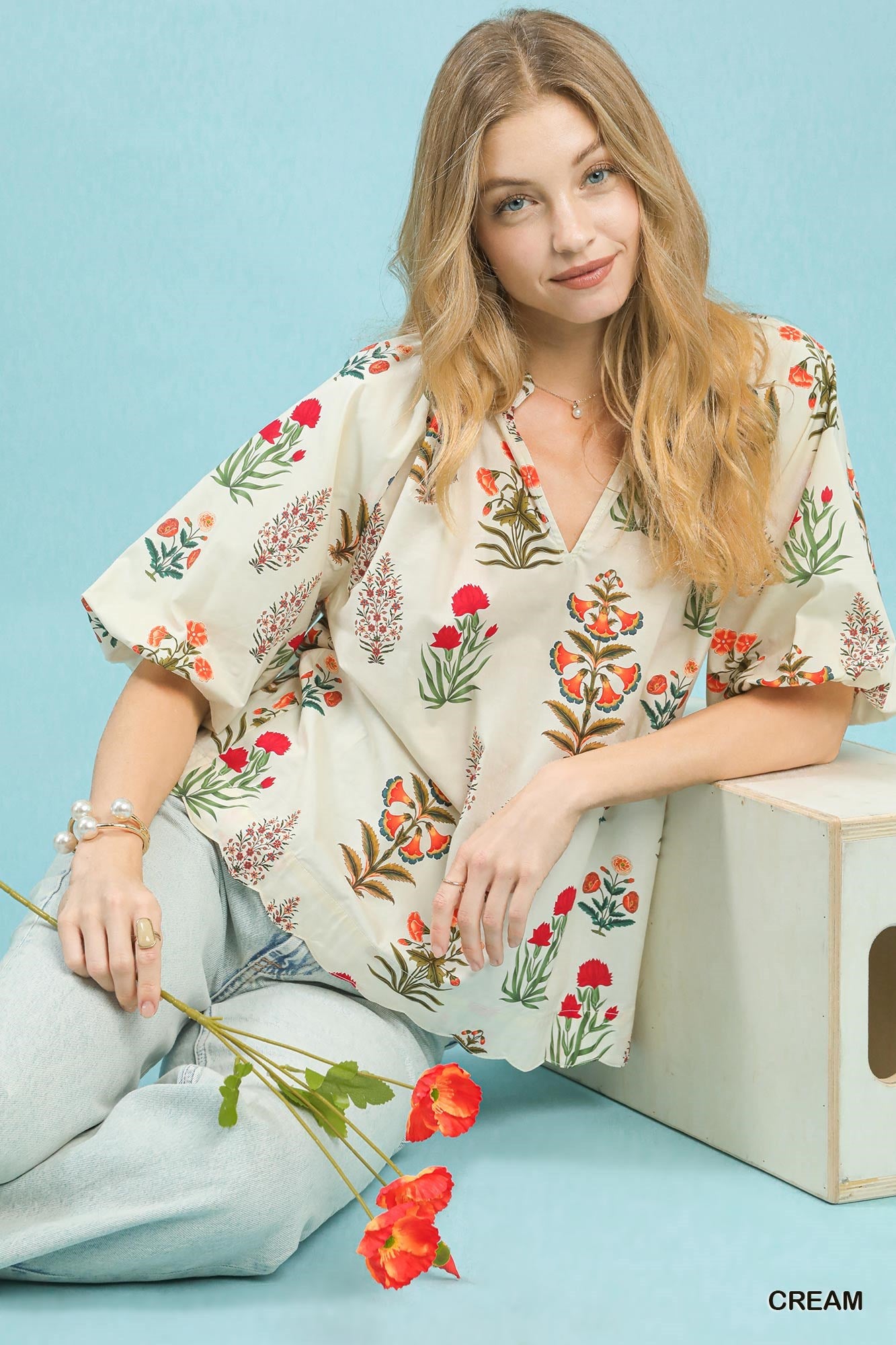 Umgee Multicolor Floral Scallop Hem Top - Cream