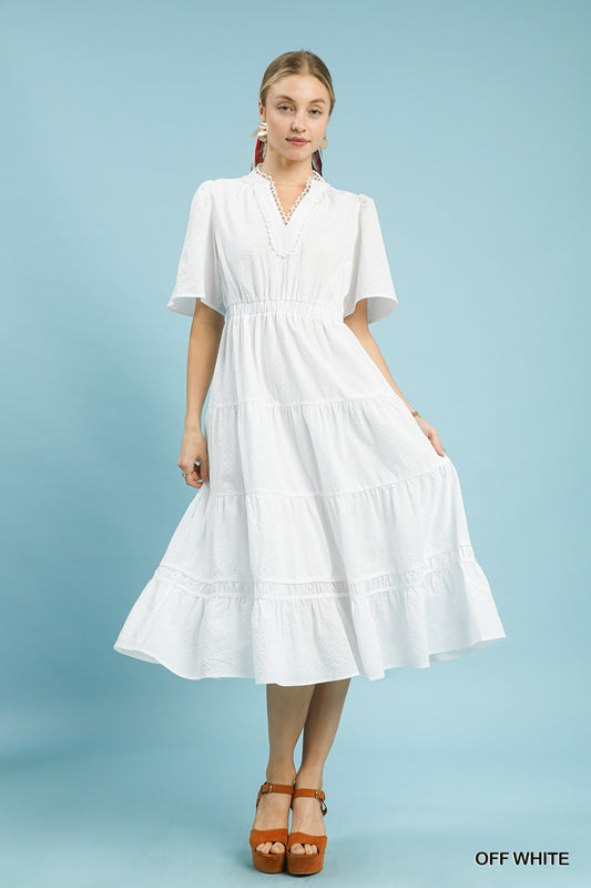 Umgee Textured Seersucker Tiered Midi Dress with Lace Trim – Off-White