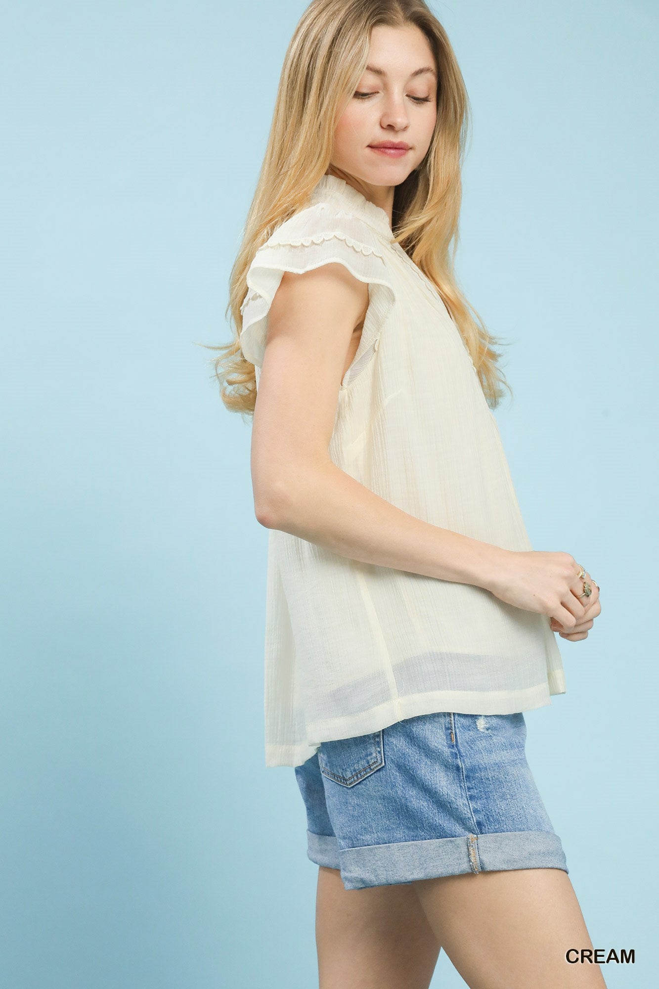 Umgee Scalloped Trim Flutter Sleeve Top – Cream