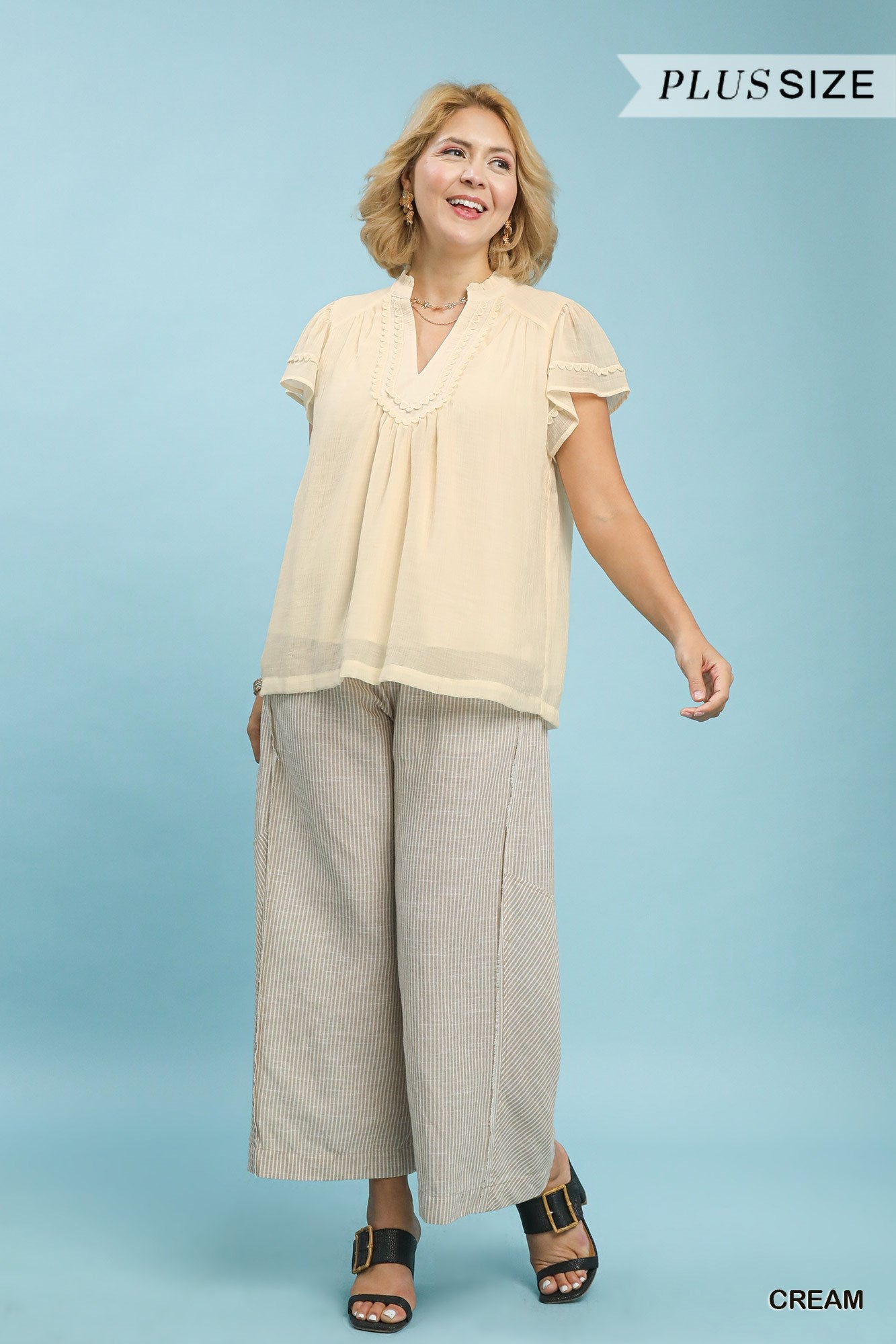 PLUS Umgee Scalloped Trim Flutter Sleeve Top – Cream