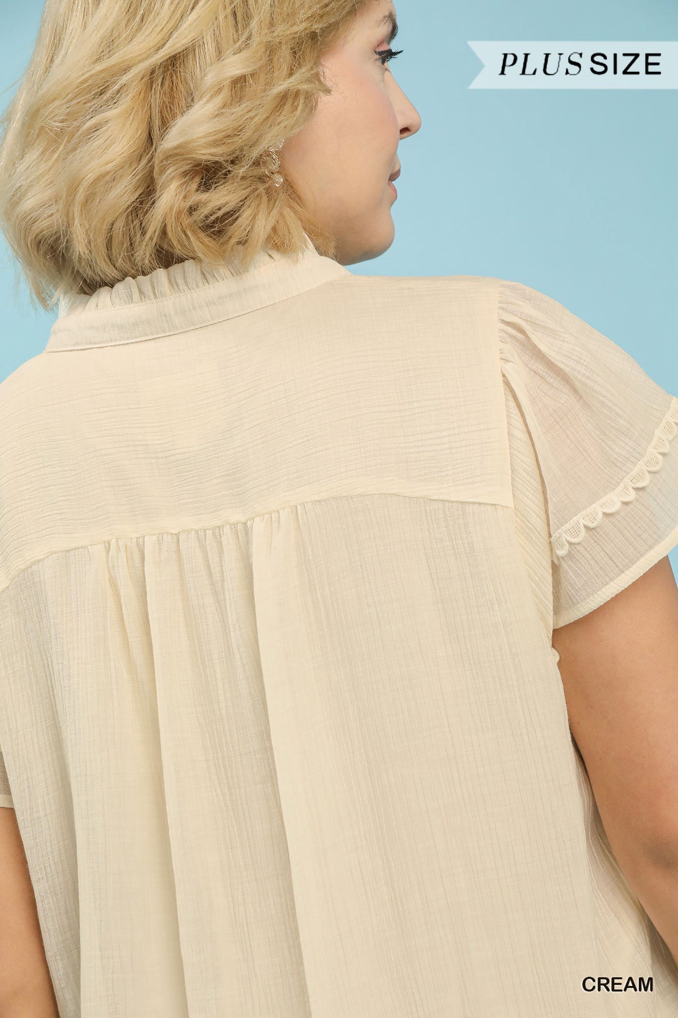 PLUS Umgee Scalloped Trim Flutter Sleeve Top – Cream