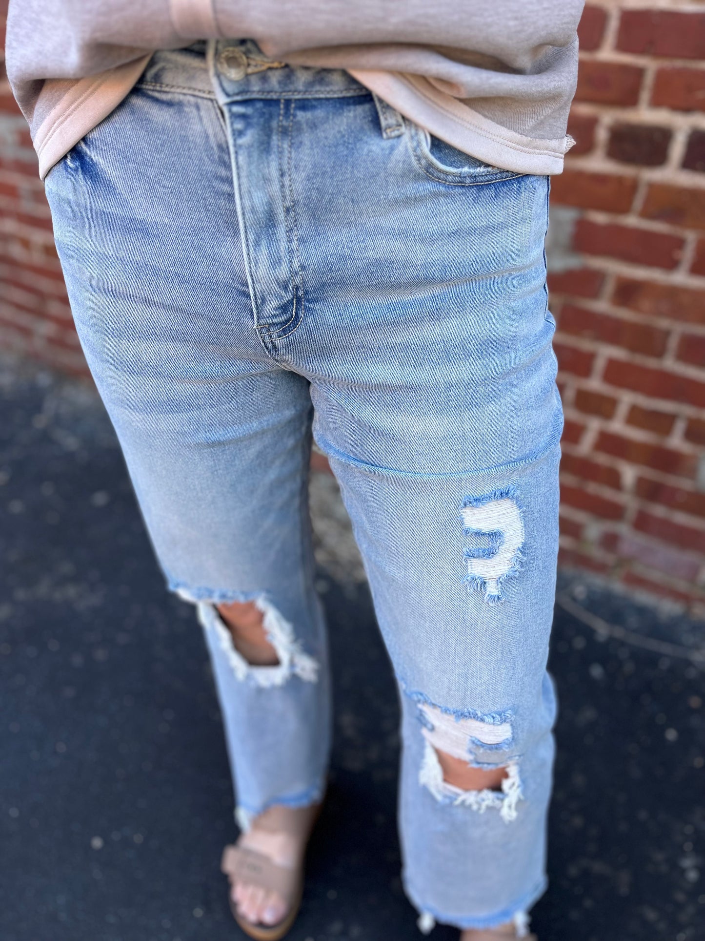 Vervet 90’s Super High Rise Distressed Dad Jeans