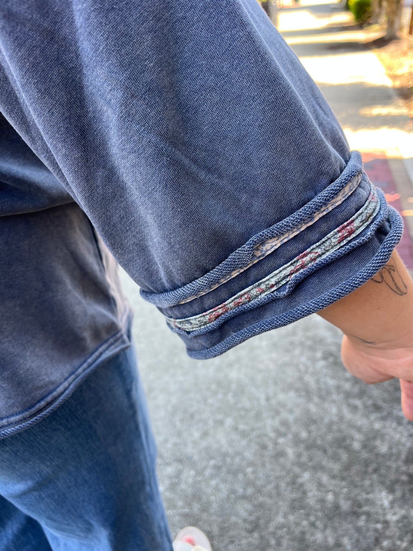 PLUS Umgee Mineral Wash Vintage Peace Sign Graphic Tee – Retro Casual Tops for Women