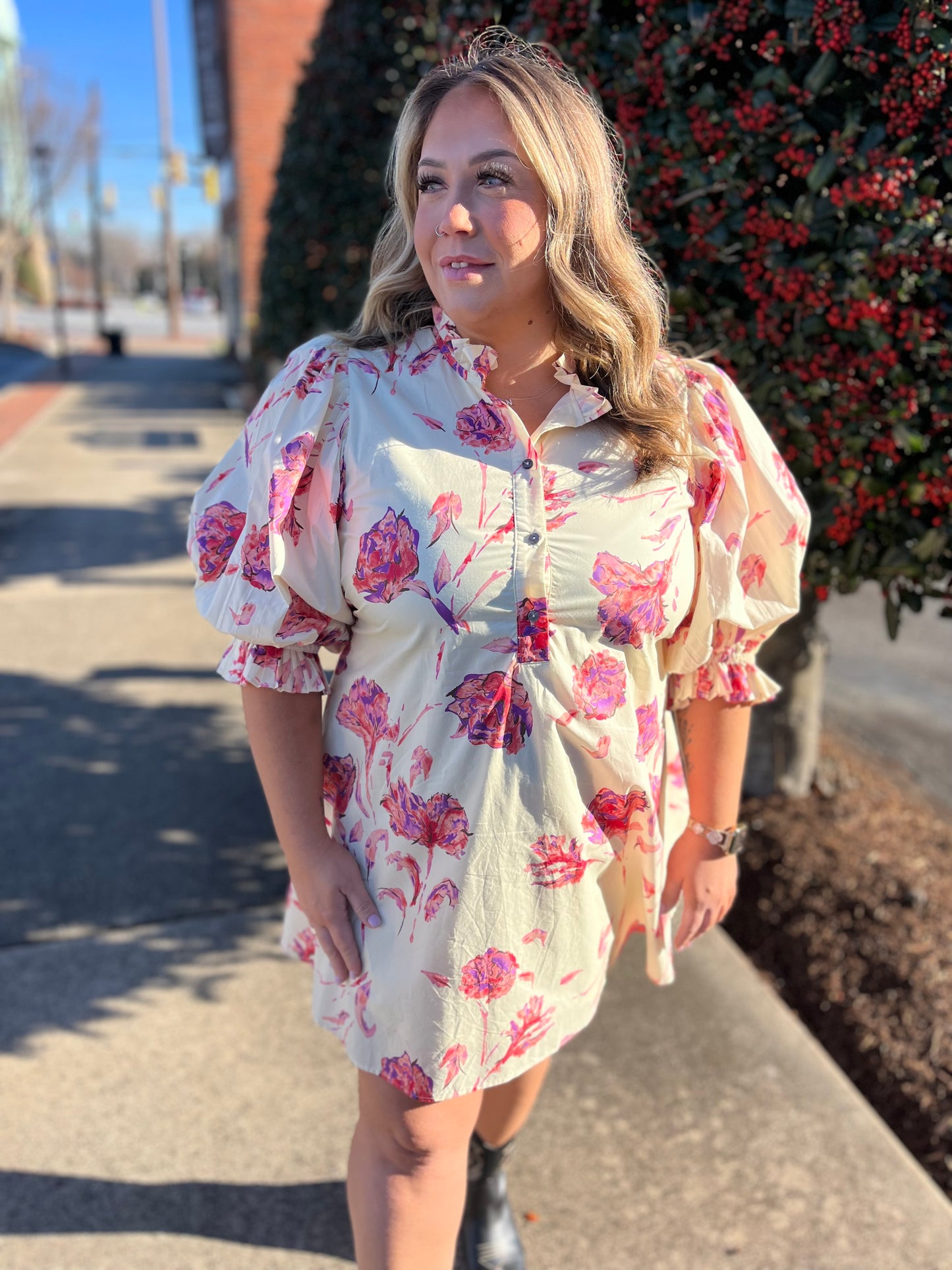 PLUS Entro Cream/Pink Mix Floral Mini Dress with Puff Sleeves