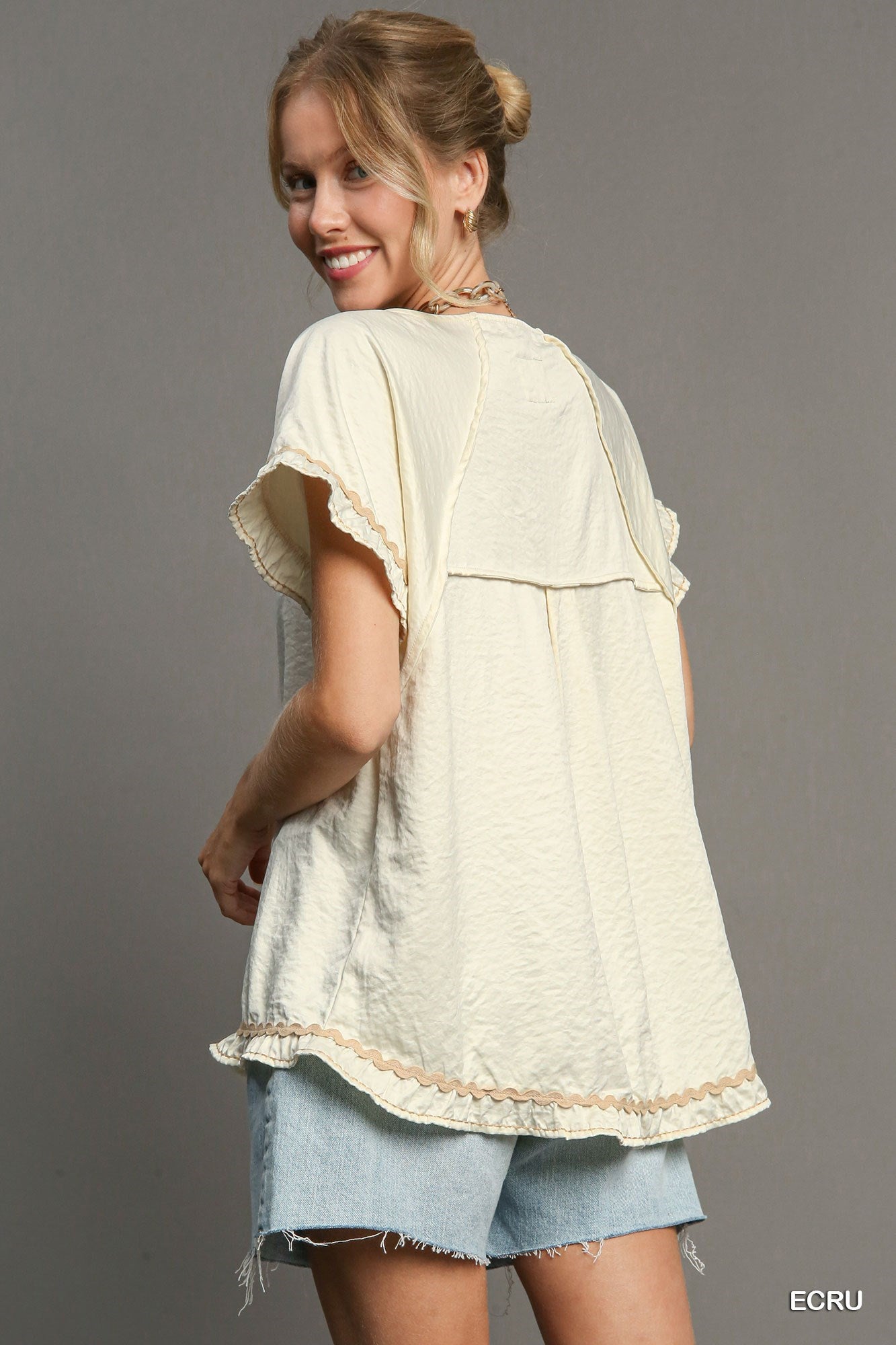 Umgee Ecru Scoop Neck Blouse