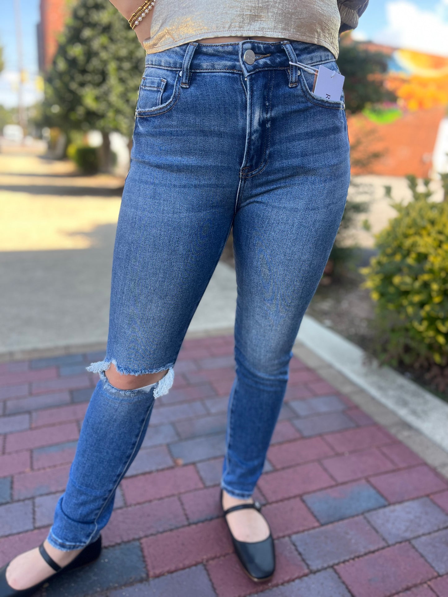 Risen HR Dark Ankle Distressed Skinny Jean