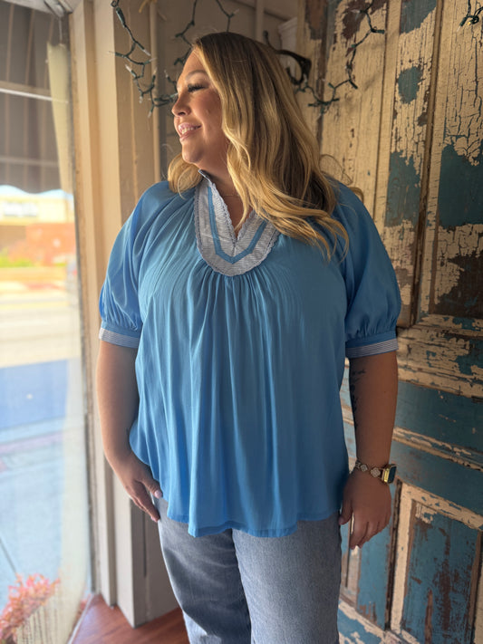 PLUS Umgee Solid Contrast Trim Pleated Top – Light Blue Mix
