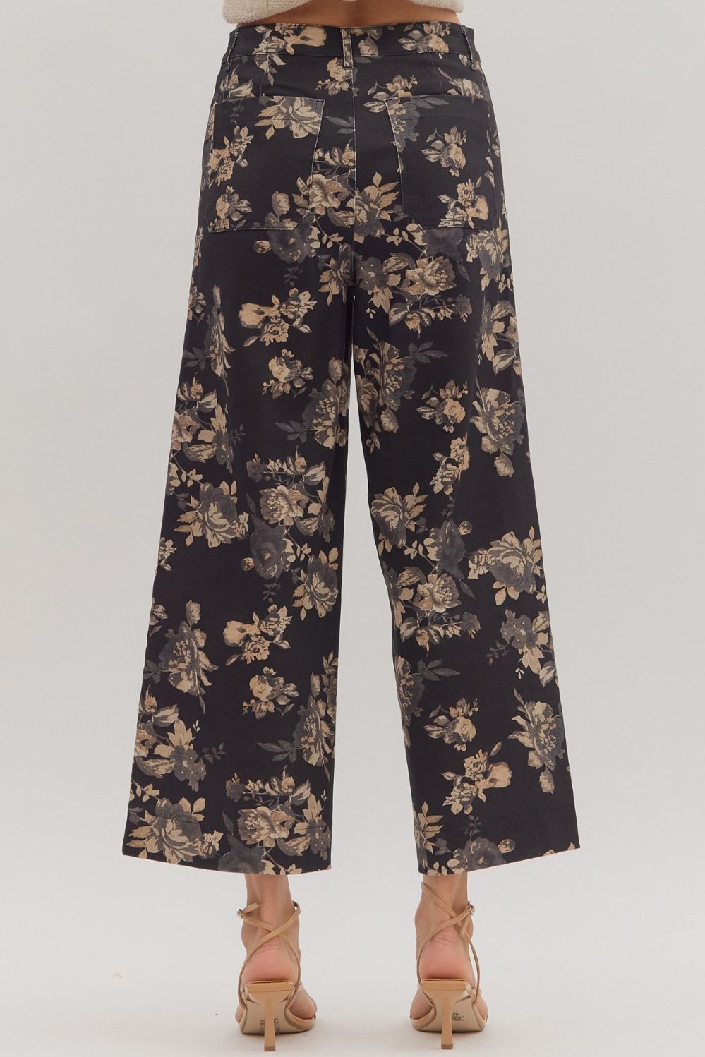 Entro Floral Print MR Ankle Pants with Patch Pockets – Black Mix