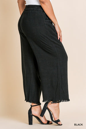 Umgee Plus Black Linen Wide Legged Pants with Frayed Hem